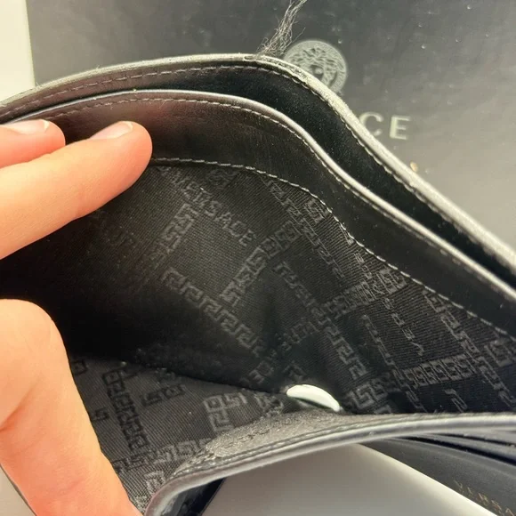 Versace Black Embossed Medusa Bifold Wallet - Picture 5 of 9